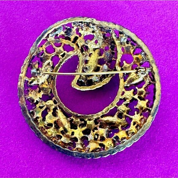 Vintage 1950s Antique Gold finish Rhinestone Brooch, Unmarked - Picture 2 of 2